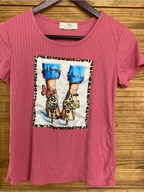 Dreamgirl Pink Ribbed Tee with rhinestones and bead accents Girls 14/16